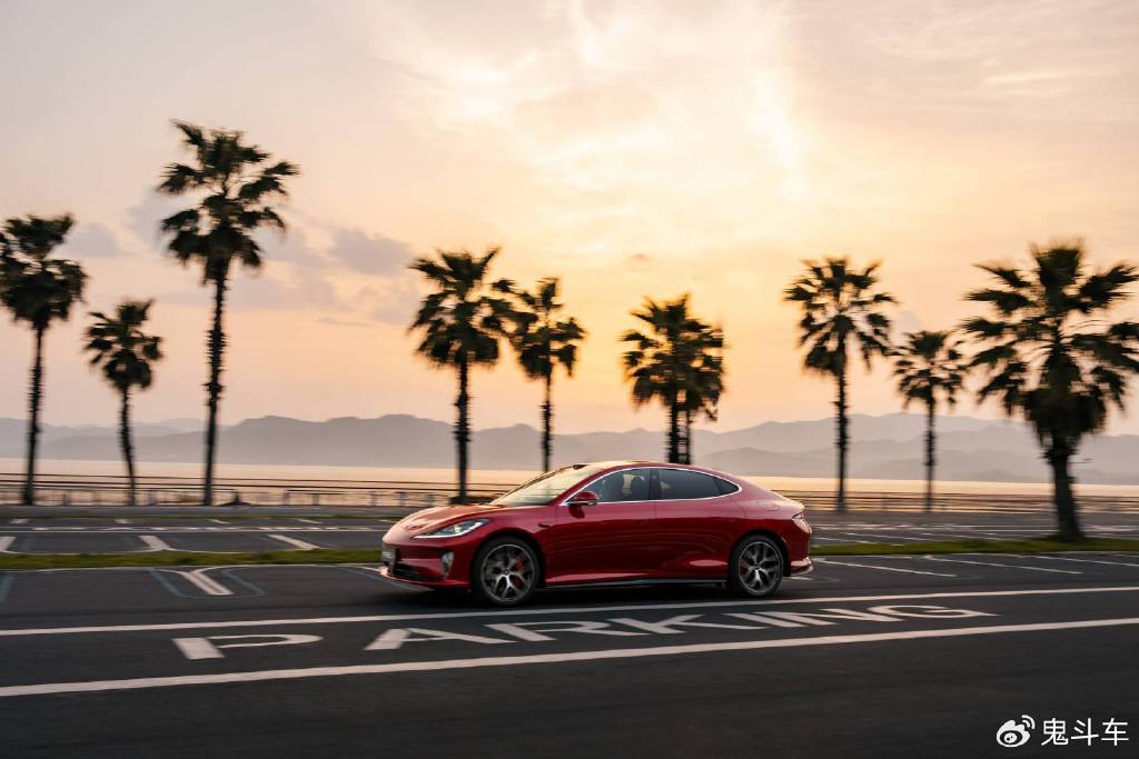 全球经济形势的不确定性以及供应链问题可能会对汽车制造行业产生影响