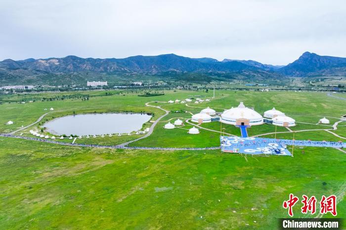 万余名跑友汇聚敕勒川草原，2024半程马拉松激情