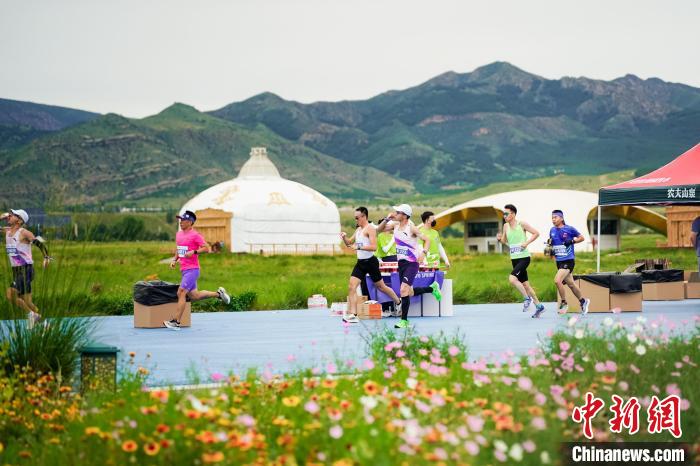 万余名跑友汇聚敕勒川草原，2024半程马拉松激情
