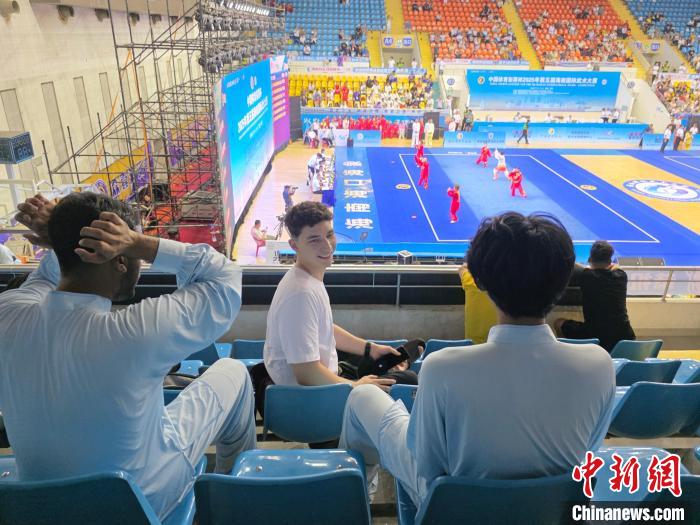 海口热带海滨城市汇聚外