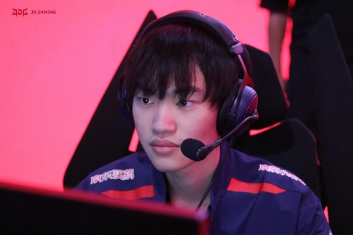 knight率JDG问鼎LPL夏季赛冠军 中路统治力获本