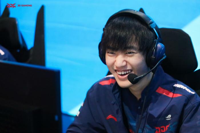 knight率JDG问鼎LPL夏季赛冠军 中路统治力获本