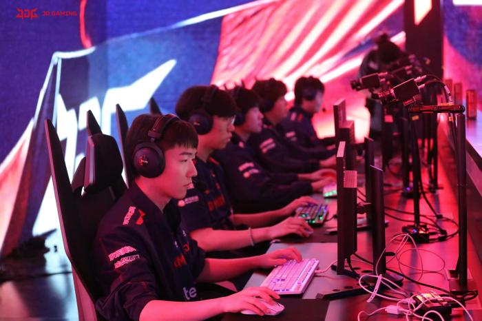 knight率JDG问鼎LPL夏季赛冠军 中路统治力获本