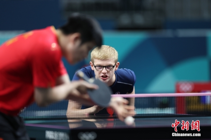 中国乒乓男团力克东道主晋级决赛