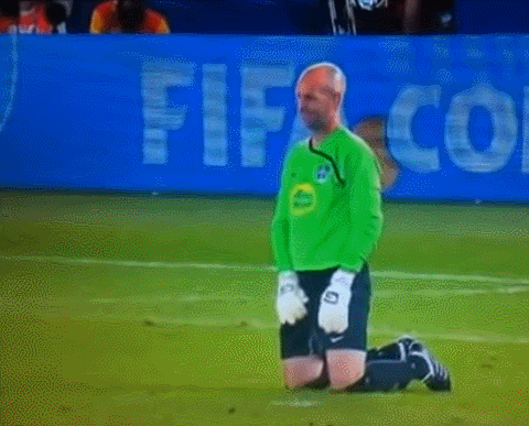 布雷迪裤子裂开引热议 运动员赛场意外事件盘点