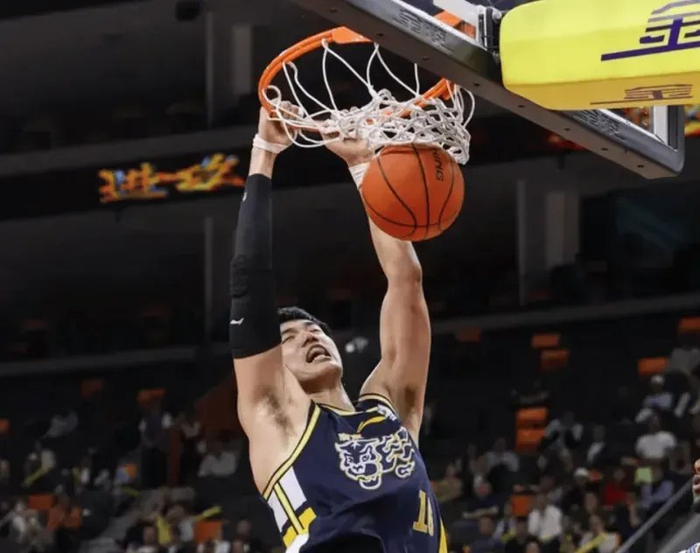 广东男篮第二阶段崩盘：后场核心低迷 外线球权