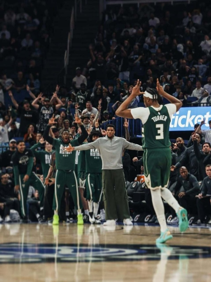 特纳在雄鹿队表现低迷拖累战绩 字母哥留队前景