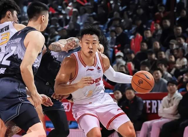 深圳男篮大胜吉林迎七连胜 防守与进攻双线开花