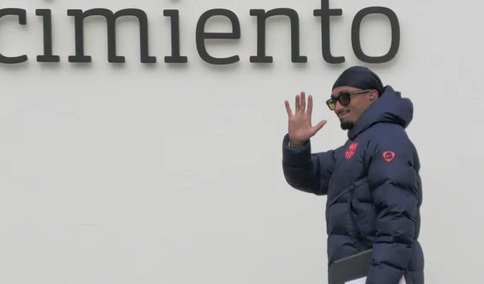 拉菲尼亚返回巴萨启动康复计划备战关键赛事