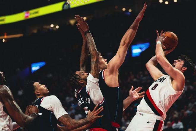 阿夫迪亚关键爆发率队逆转快船 西部第8悬念揭晓